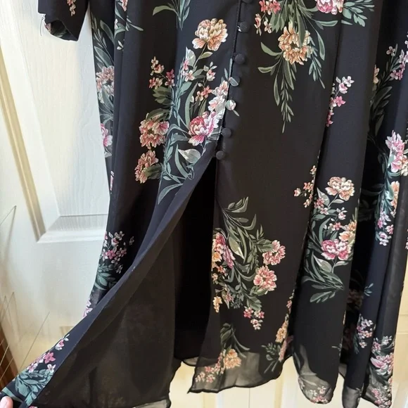 ASTR the label sheer floral v-neck button front long sleeve midi dress size M - Picture 9 of 15